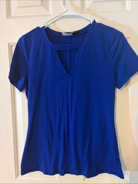 New York & Co Women’s Royal Blue Short Sleeve Keyhole Top
